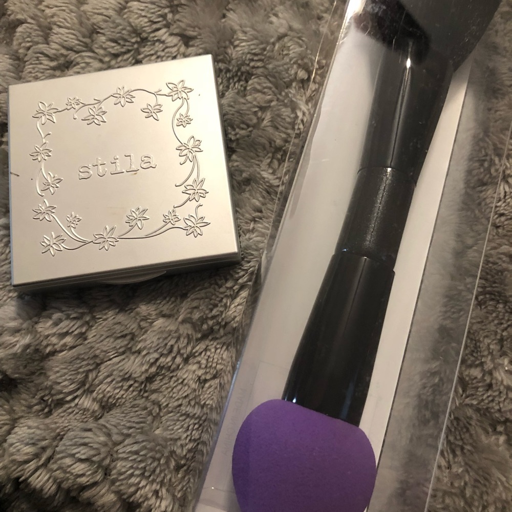 Stila pallet / with brush and blending sponge